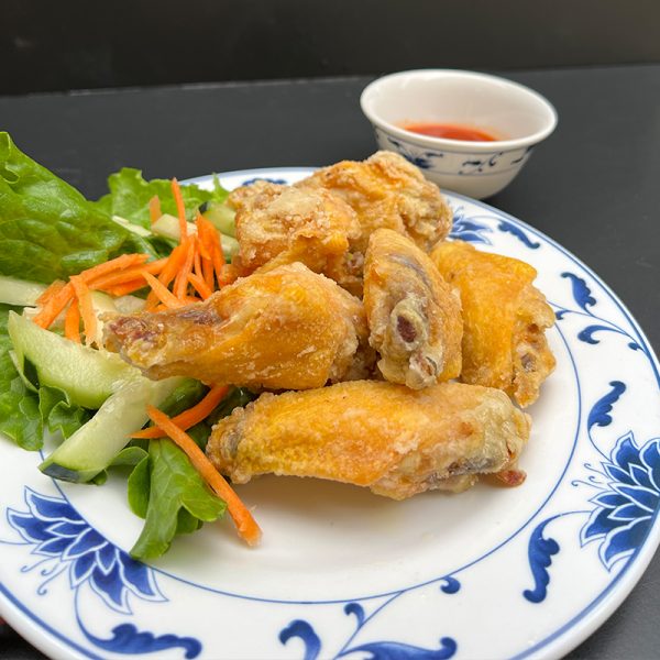 A8. Chicken Wings (Cánh Gà Chiên) (6pcs)